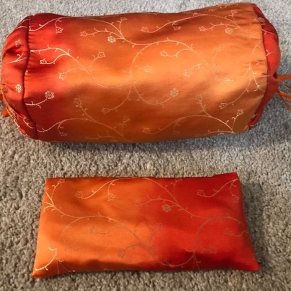 NEW SATIN NECK ROLL W/MATCHING EYE PILLOW. BEAUTIFUL ORANGE/GOLD PATTERN! - Picture 1 of 4